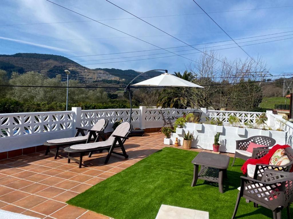 Bilbo Near Atico Rural Con Terraza Appartement Basauri Buitenkant foto